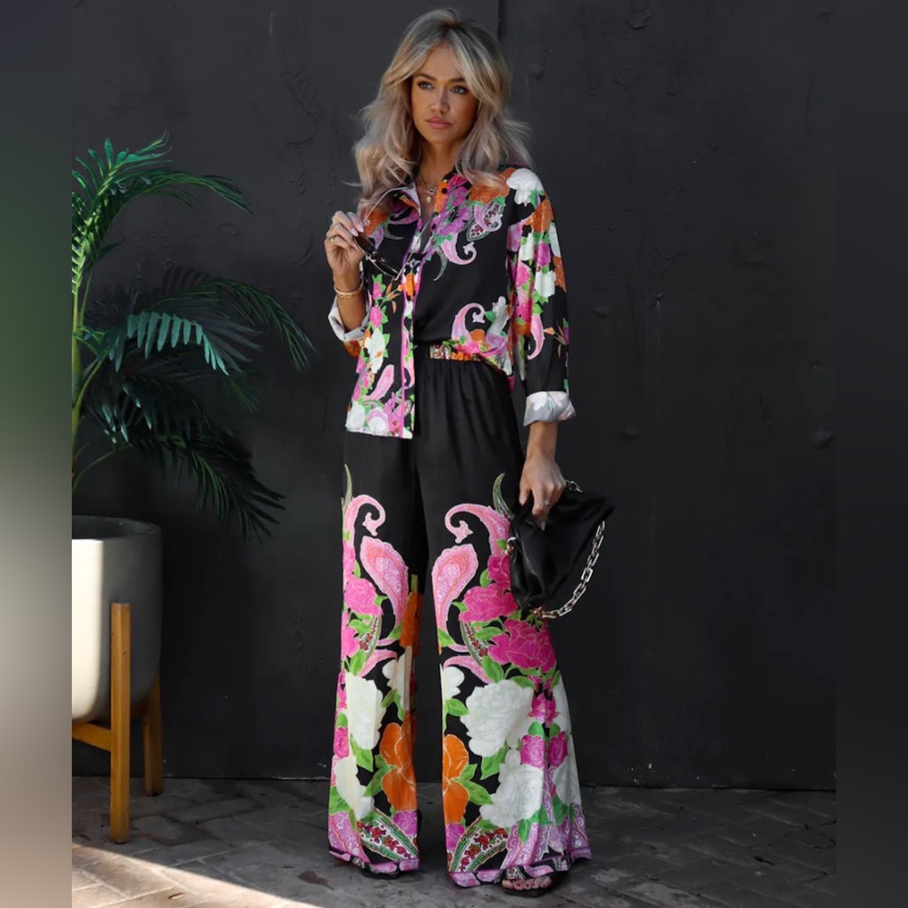 Satin Wide Leg Pants & Blouse in black multi that features a flowy body.